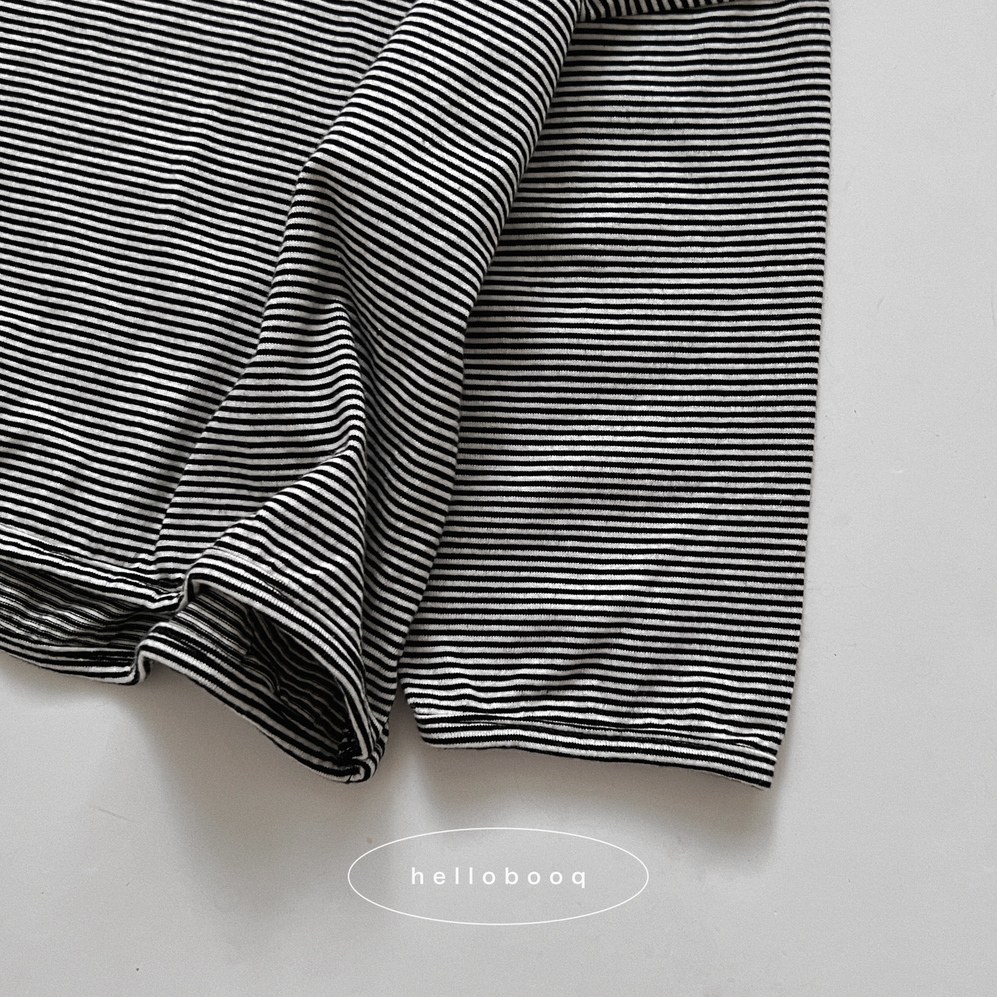 narrow boredr long tee