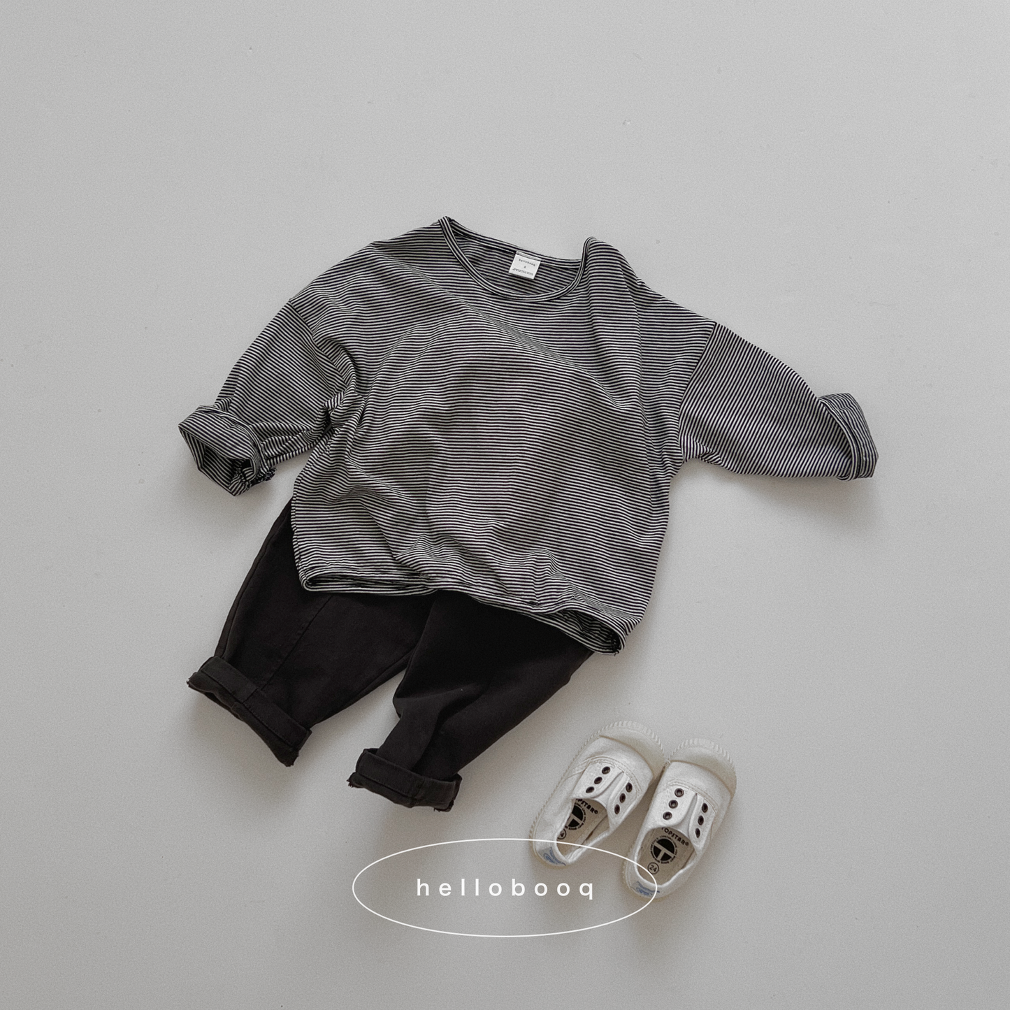 narrow boredr long tee