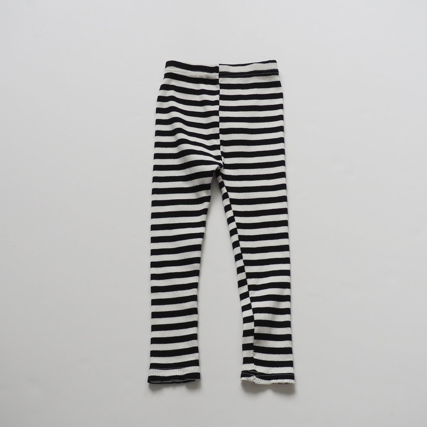 border leggings