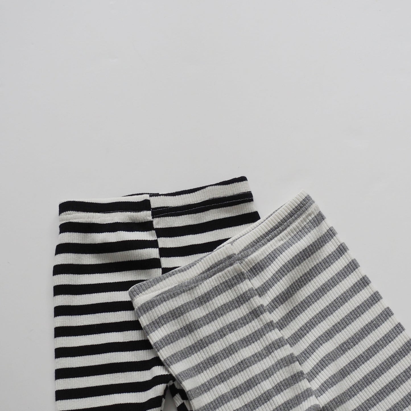 border leggings