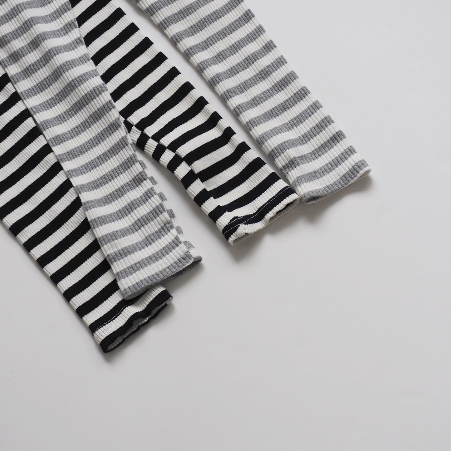 border leggings
