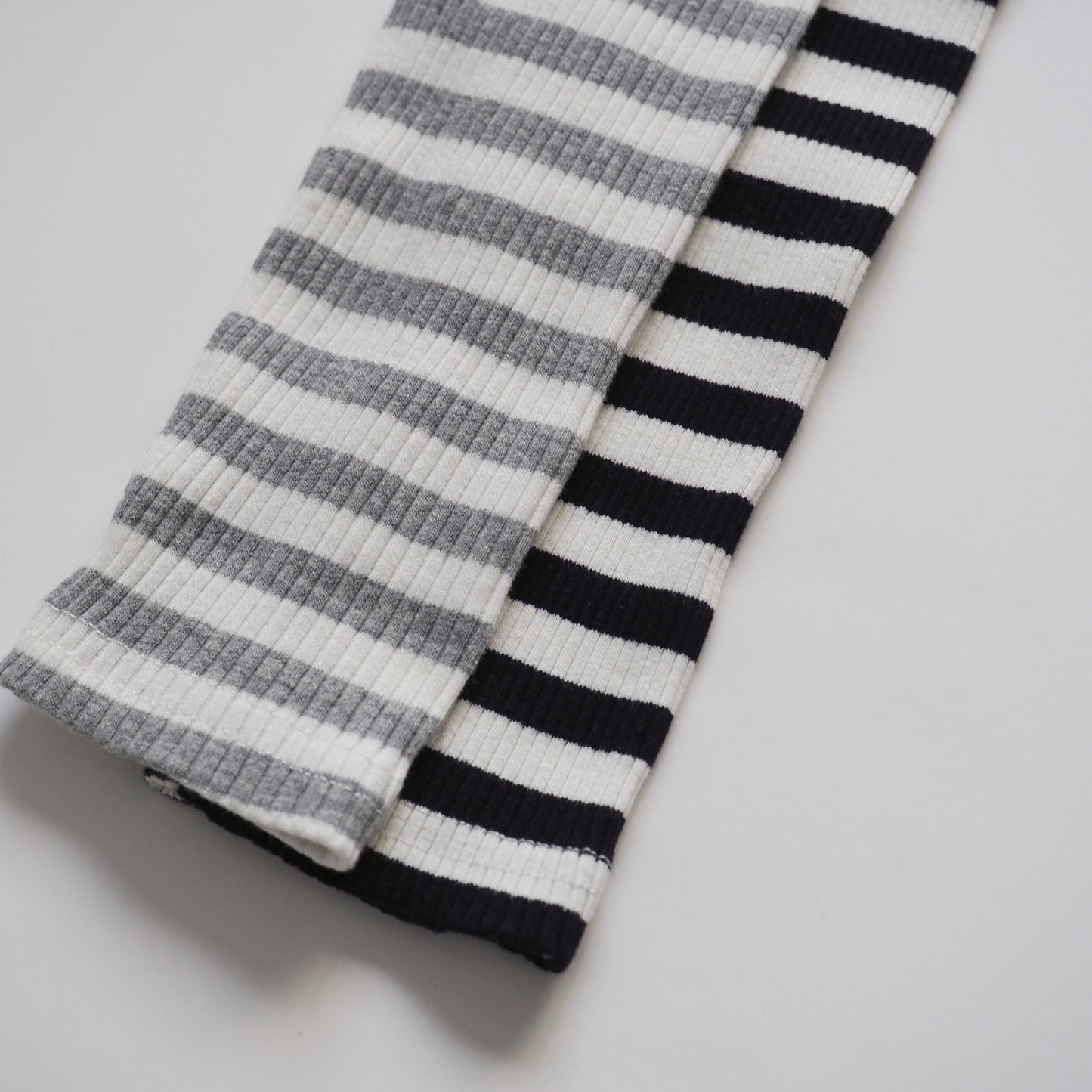 border leggings